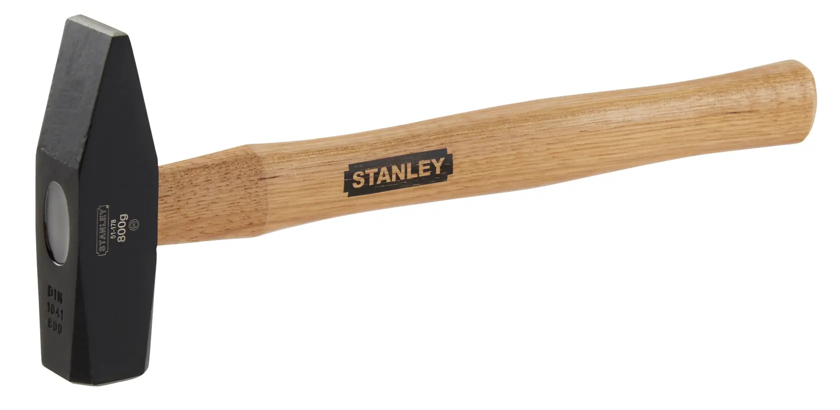 Marteau Stanley avec manche en bois et tête métallique noire présenté sur fond blanc.