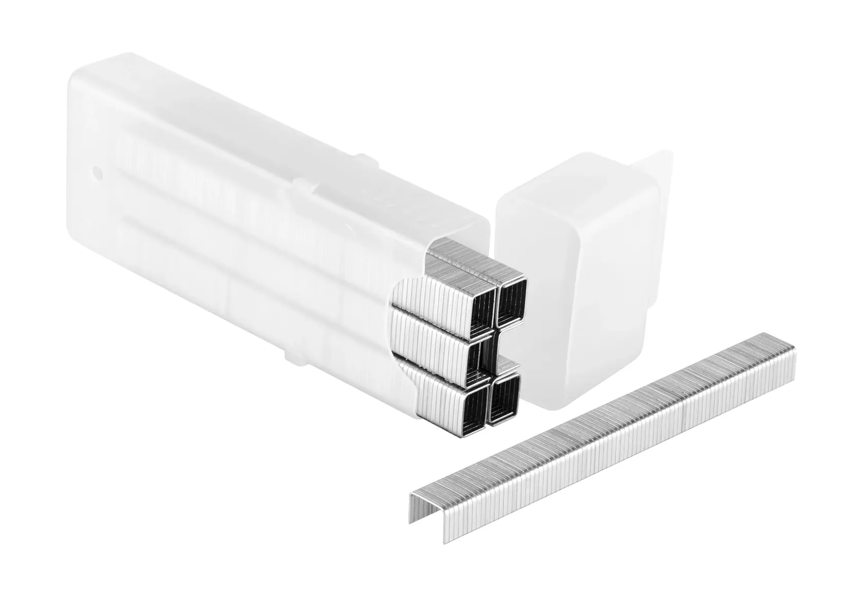 STANLEY 1-TRA705T agrafes argentées, vue rapprochée de plusieurs rangées empilées, emballage partiellement visible, fond blanc.