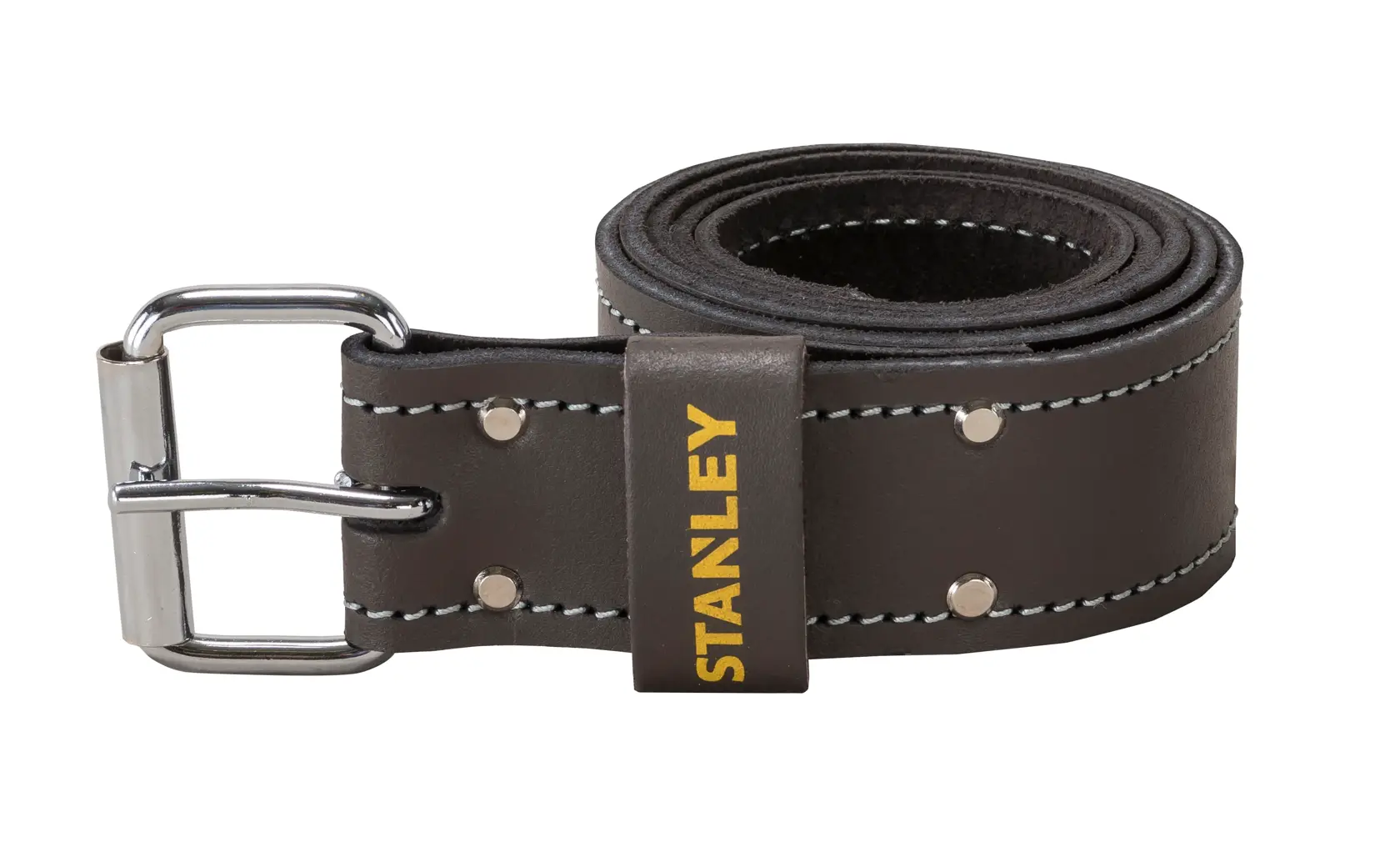 Ceinture en cuir brun roulée avec boucle métallique et logo STANLEY, coutures et rivets visibles.